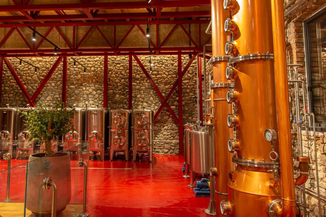 Melesin Distillery Leskovik ภายนอก รูปภาพ