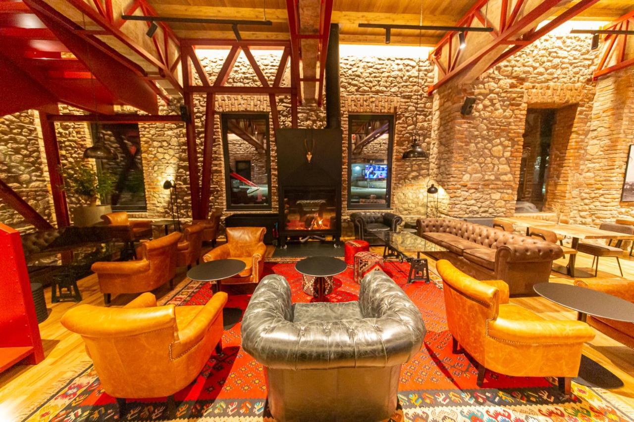 Melesin Distillery Leskovik ภายนอก รูปภาพ