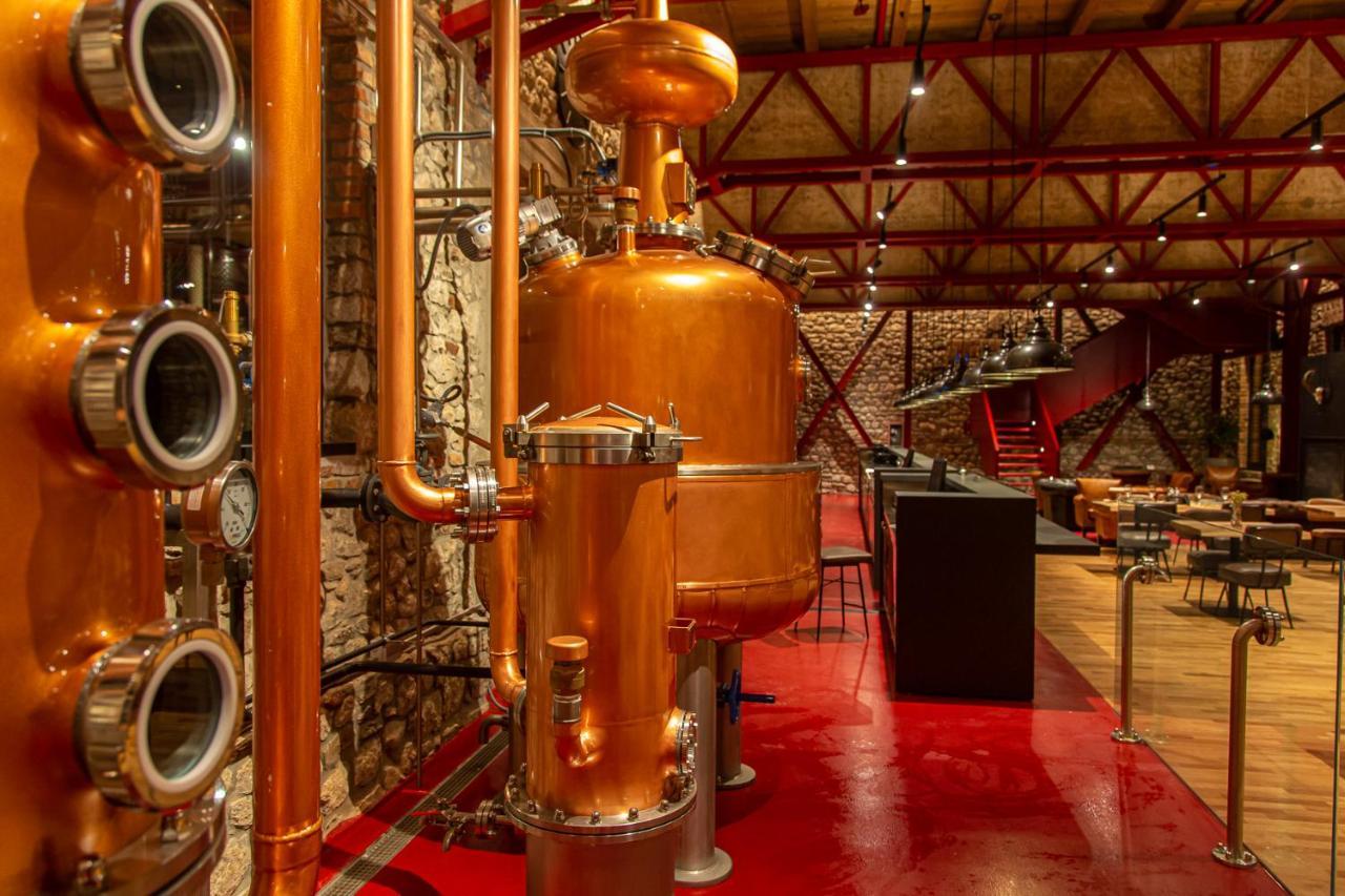 Melesin Distillery Leskovik ภายนอก รูปภาพ