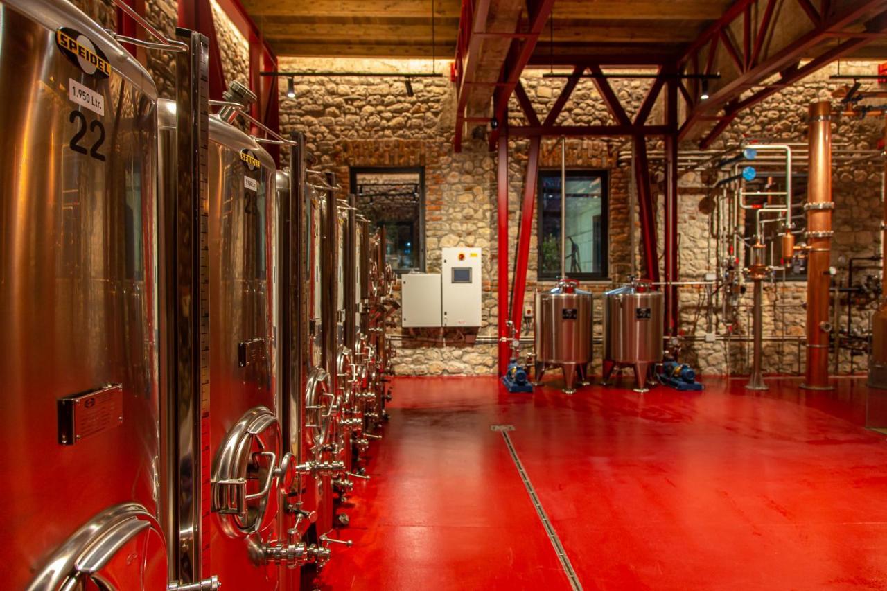 Melesin Distillery Leskovik ภายนอก รูปภาพ